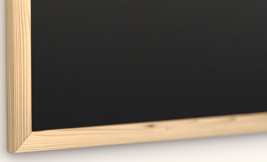 Černá křídová tabule 90x60 cm v dřevěném rámu ECO