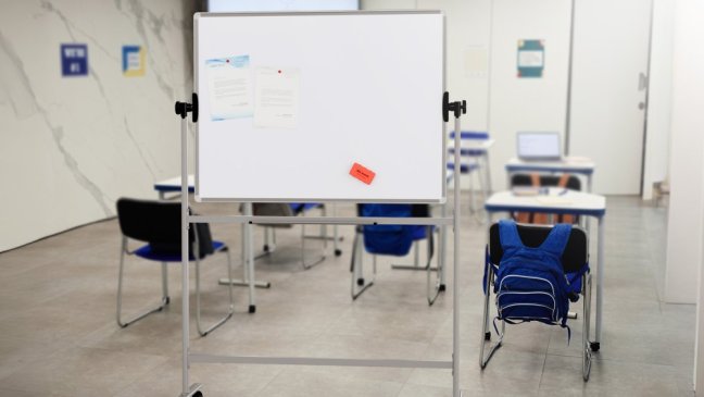 Mobilní tabule TM Idea, oboustranná, otočná, za sucha stíratelná, magnetická, 120x90 cm – řada FLEX