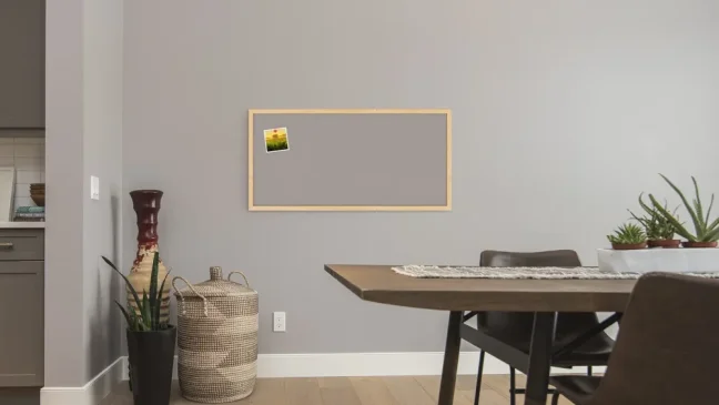 Textilní nástěnka 80x40 cm ŠEDÁ v dřevěném rámu