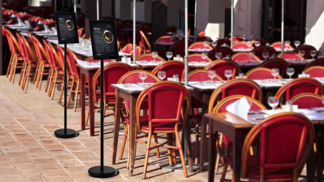 Reklamný stojan A4 s čiernym hliníkovým rámom - MENU