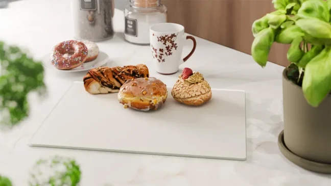 Skleněná krájecí deska BÍLÁ 30 × 40 cm – kuchyňská deska, ochranná deska, skleněný tác