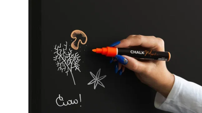 Černá křídová tabule 120×60 cm – ČERNÝ dřevěný rám ECO