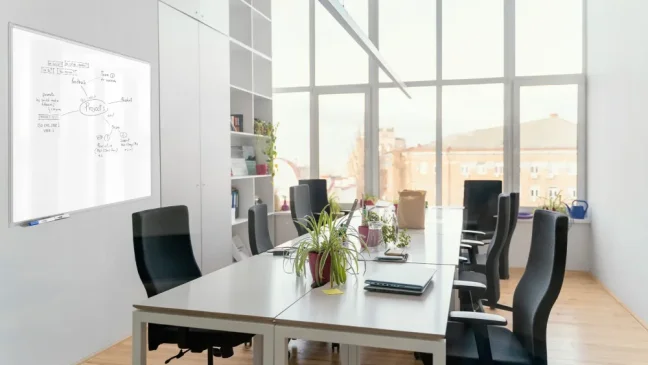Bílá popisovací magnetická tabule 120x90 cm v hliníkovým rámu – TM IDEA® série Flex